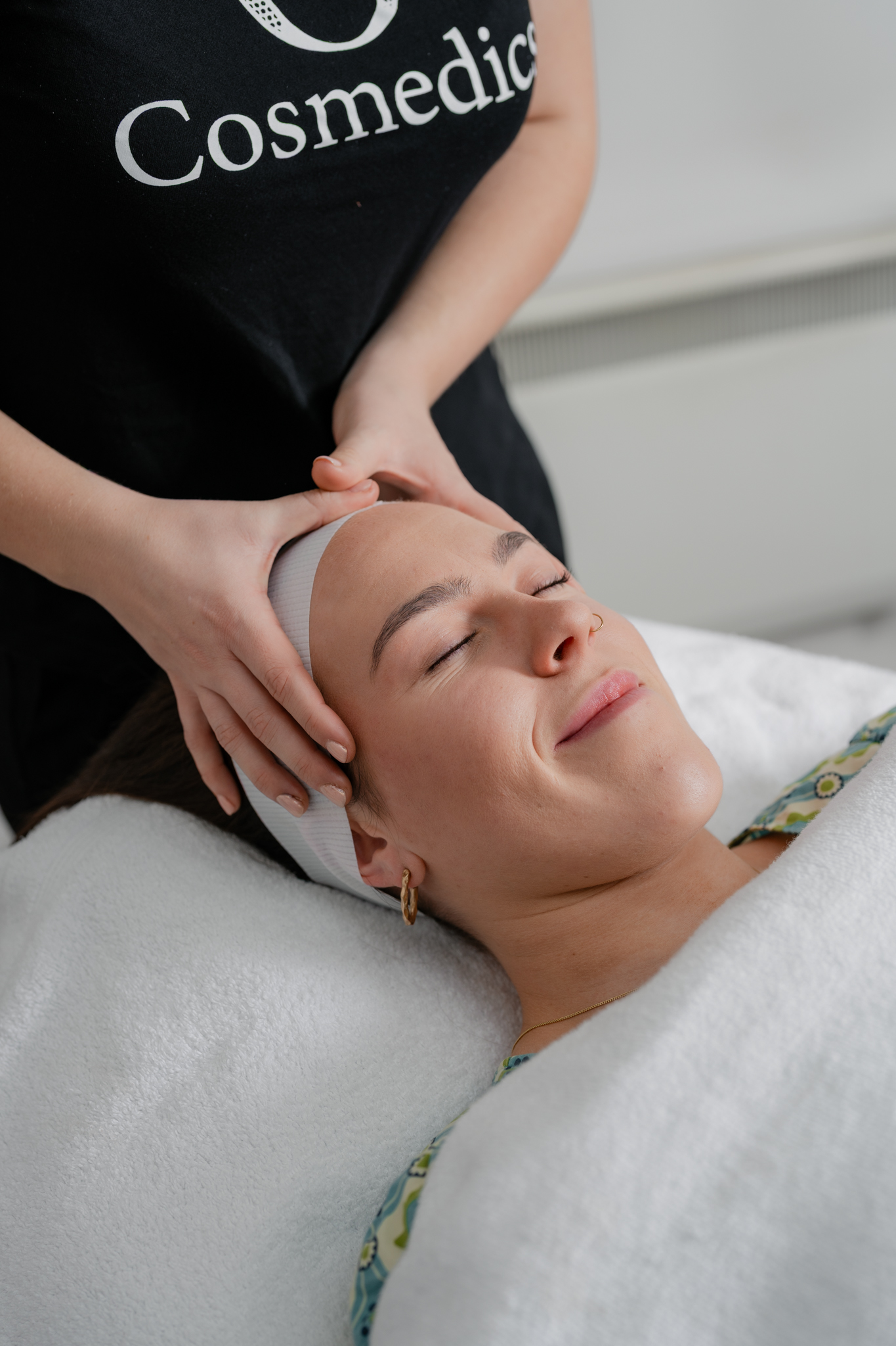 Kh health   beauty staff   treatment photoshoot 25.06.25 small 84