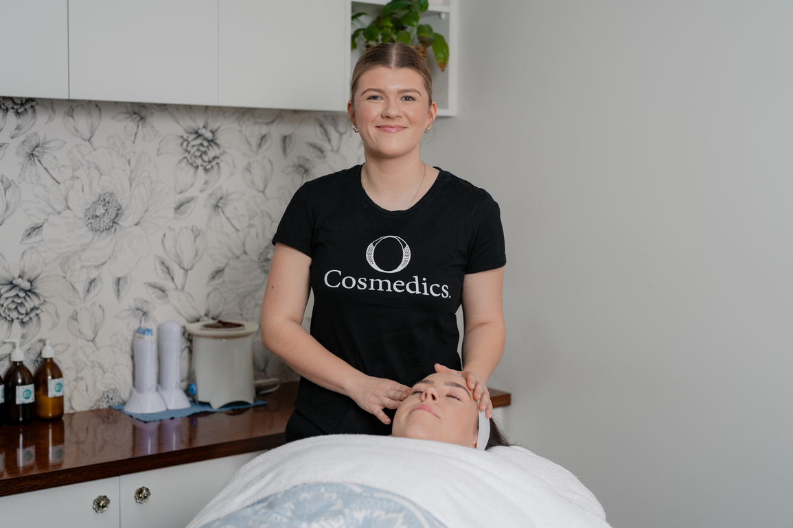 Kh health   beauty staff   treatment photoshoot 25.06.25 small 88